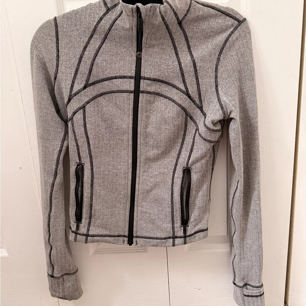 LULULEMON DEFINE CROPPED JACKET - Picture 2 of 4